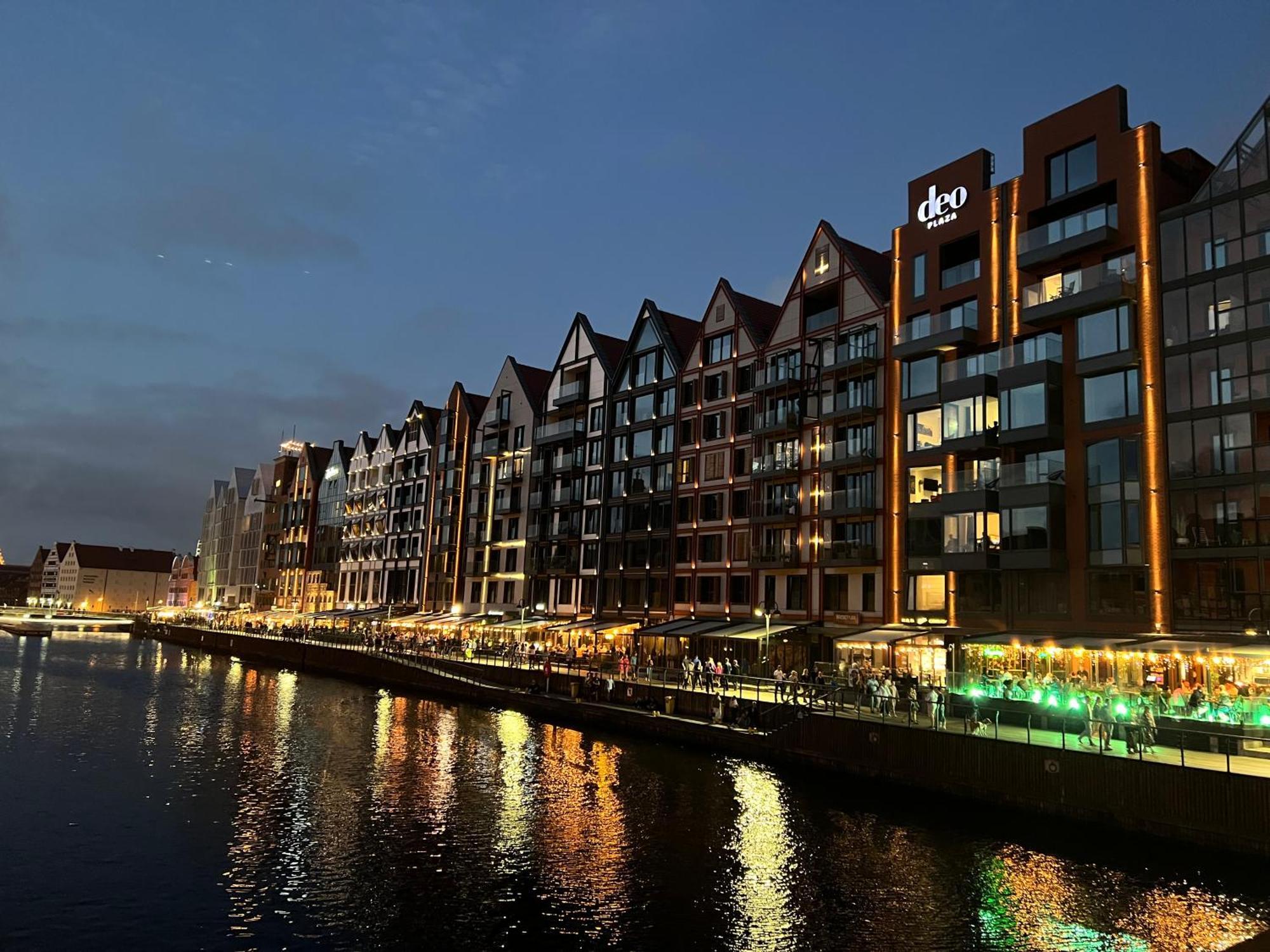 Baltic Riviera Apartments - Luxurious Apartment With Patio And River View Gdańsk Eksteriør bilde