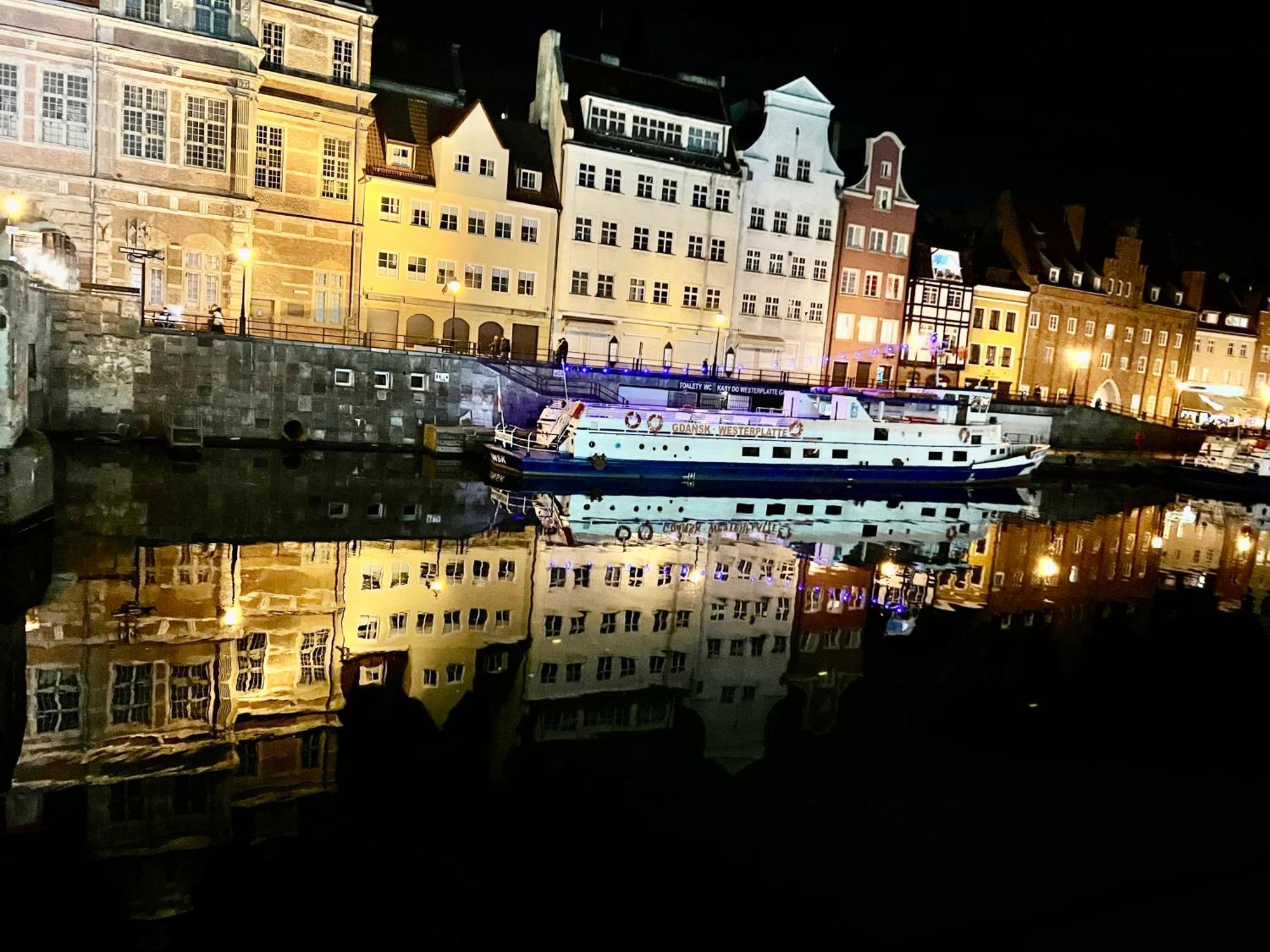 Baltic Riviera Apartments - Luxurious Apartment With Patio And River View Gdańsk Eksteriør bilde