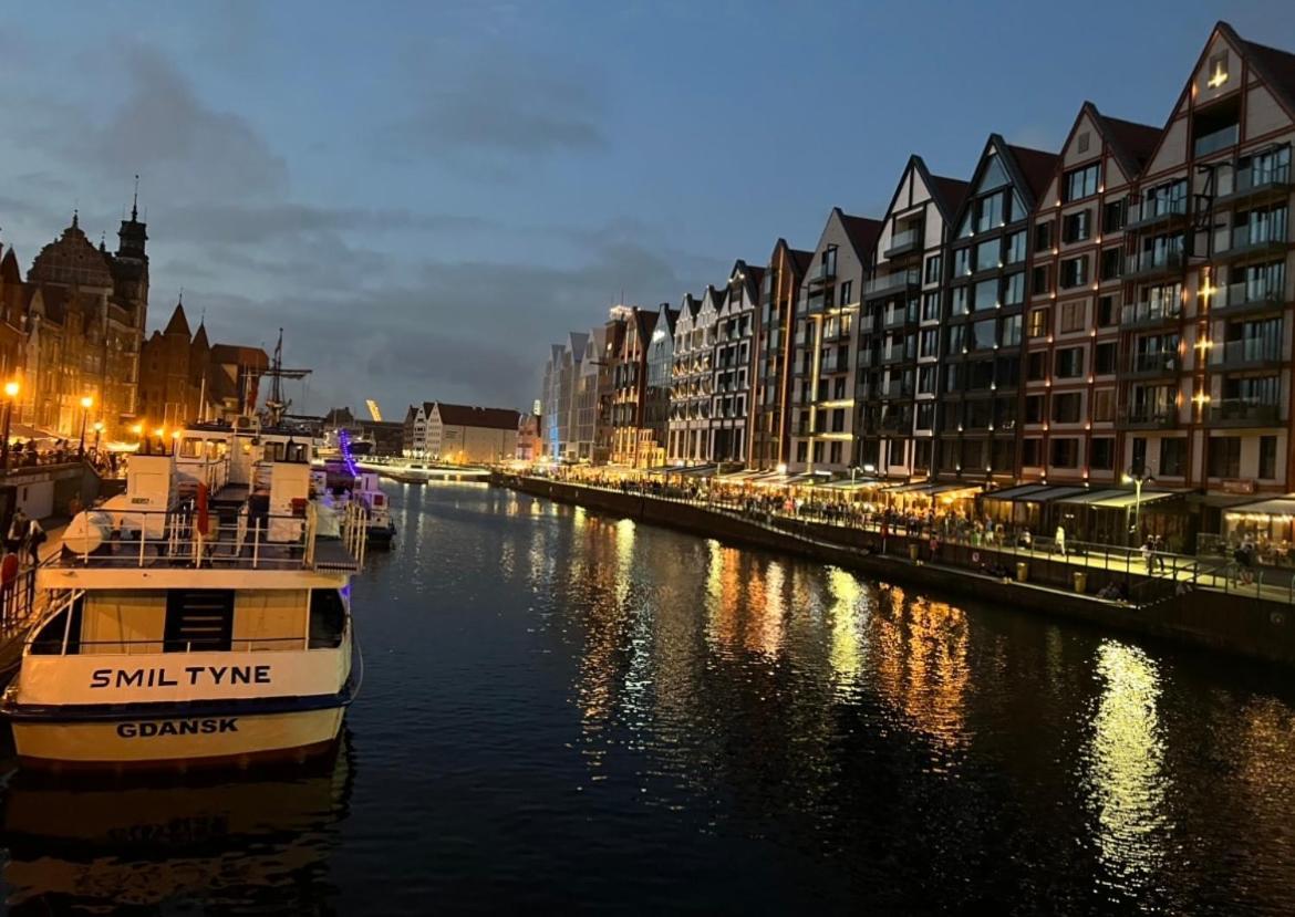 Baltic Riviera Apartments - Luxurious Apartment With Patio And River View Gdańsk Eksteriør bilde