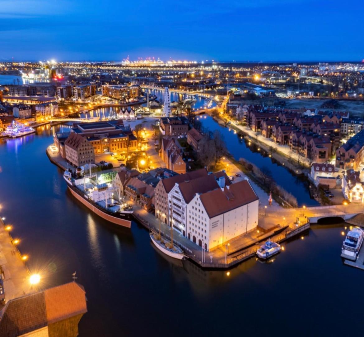 Baltic Riviera Apartments - Luxurious Apartment With Patio And River View Gdańsk Eksteriør bilde